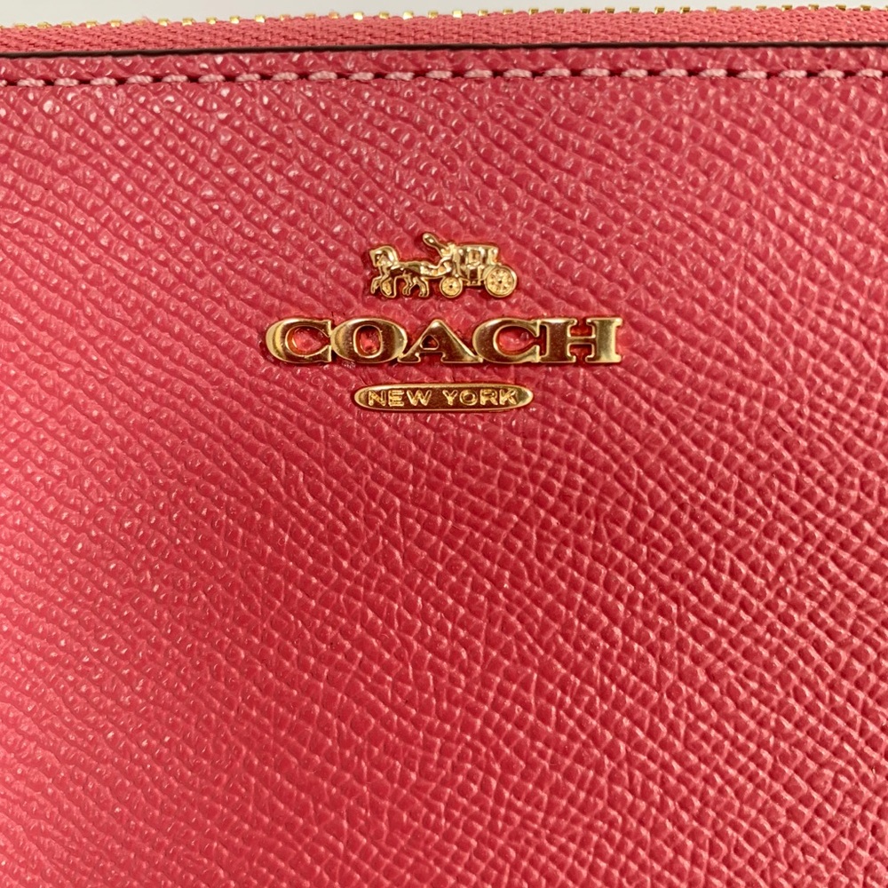 NWT COACH F73044 LARGE WRISTLET WITH GOLD CHAIN - Picture 3 of 8